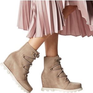 NEW Sorel Joan Of Arctic III Waterproof Wedge Lace Up Boot Taupe Size 7